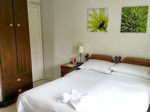 Rosemead Guest House Claygate Kültér fotó